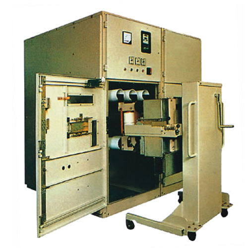 KYN18A-12戶內(nèi)交流鎧裝移開式開關(guān)設(shè)備